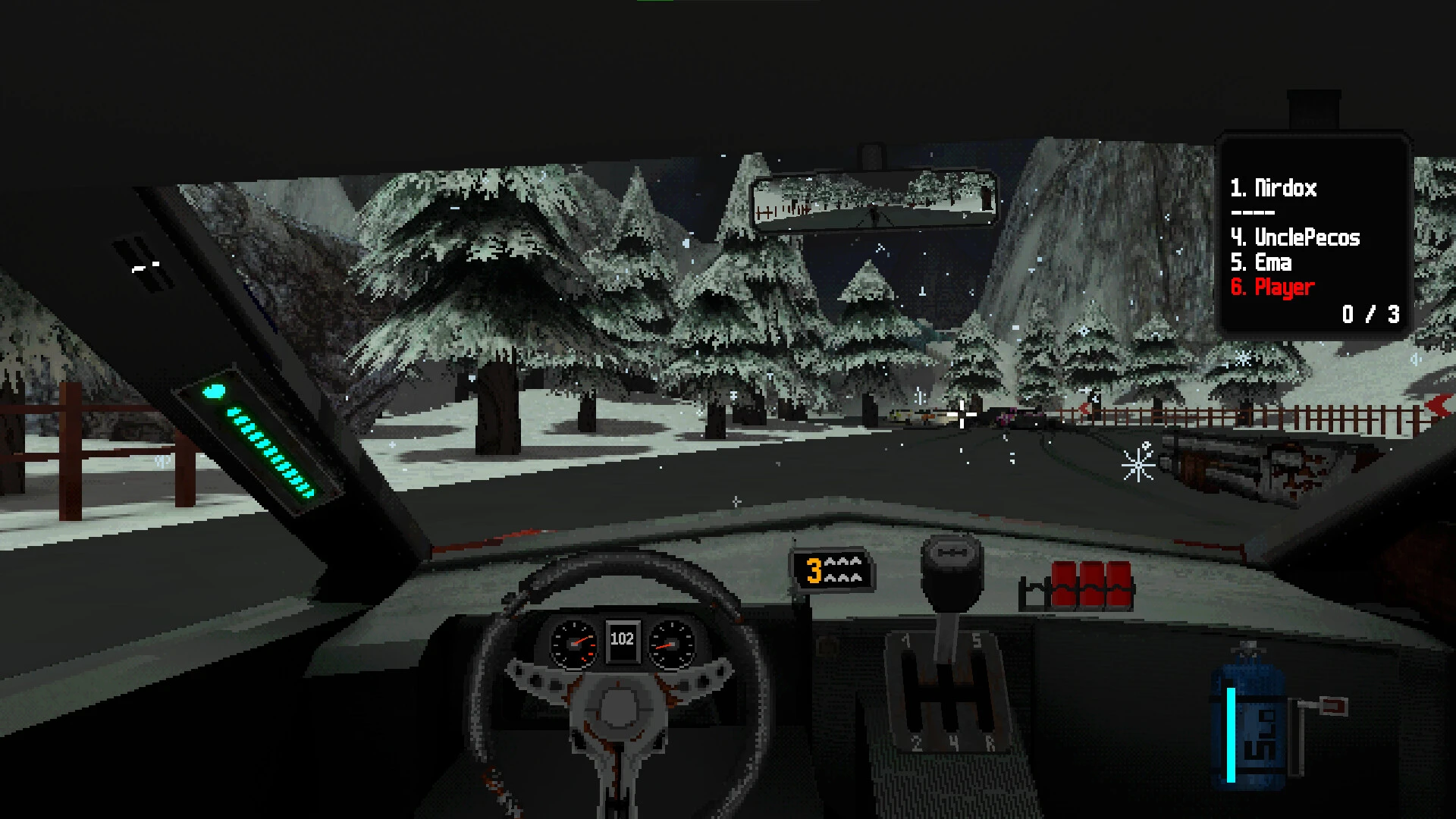 Half Grip, joc românesc de curse și lupte auto, cu vedere din cockpit în timpul unei curse pe un traseu montan înzăpezit, printre brazi acoperiți de zăpadă.