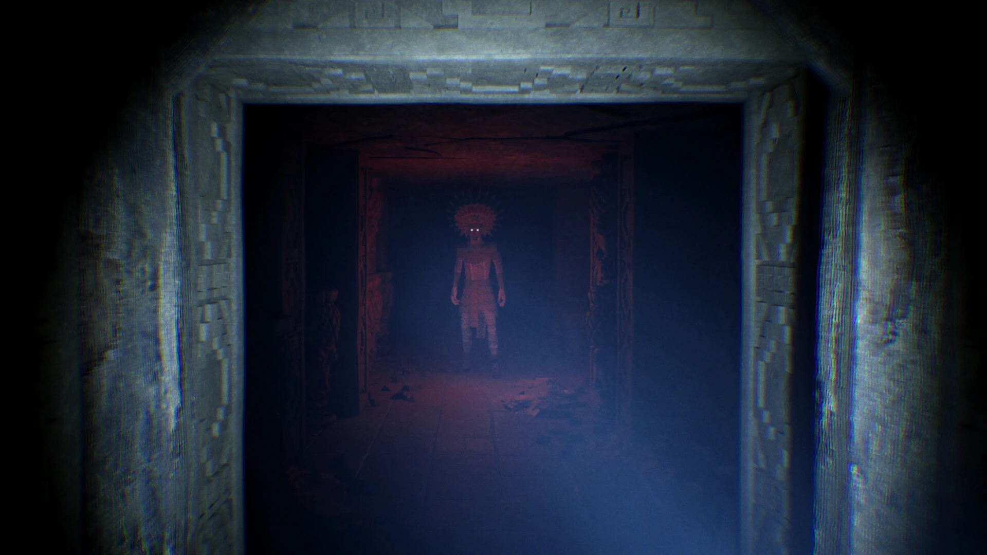 Anurak, siluetă misterioasă cu ochi strălucitori într-un coridor întunecat al unui templu antic.